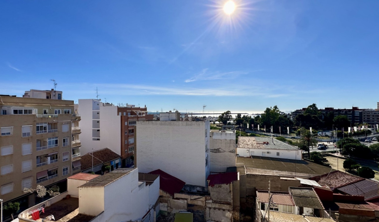 Resale - Apartment / Flat - Torrevieja