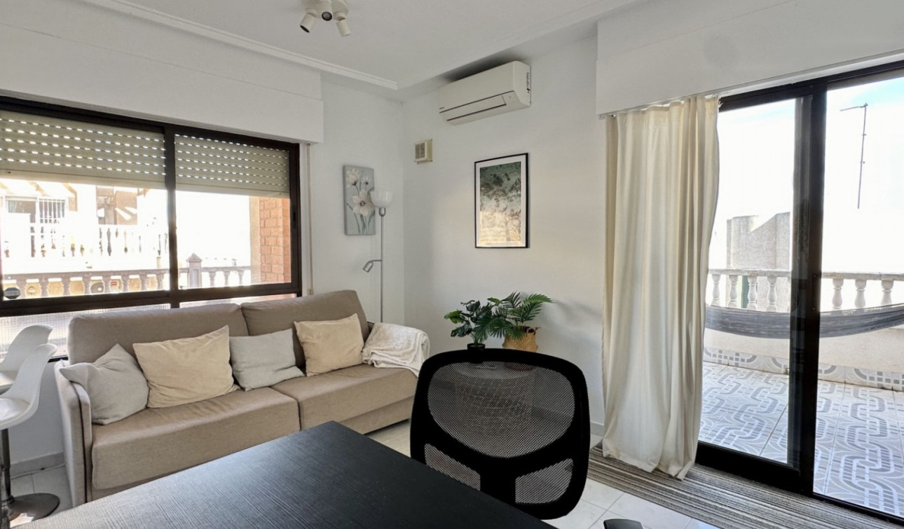 Resale - Apartment / Flat - Torrevieja