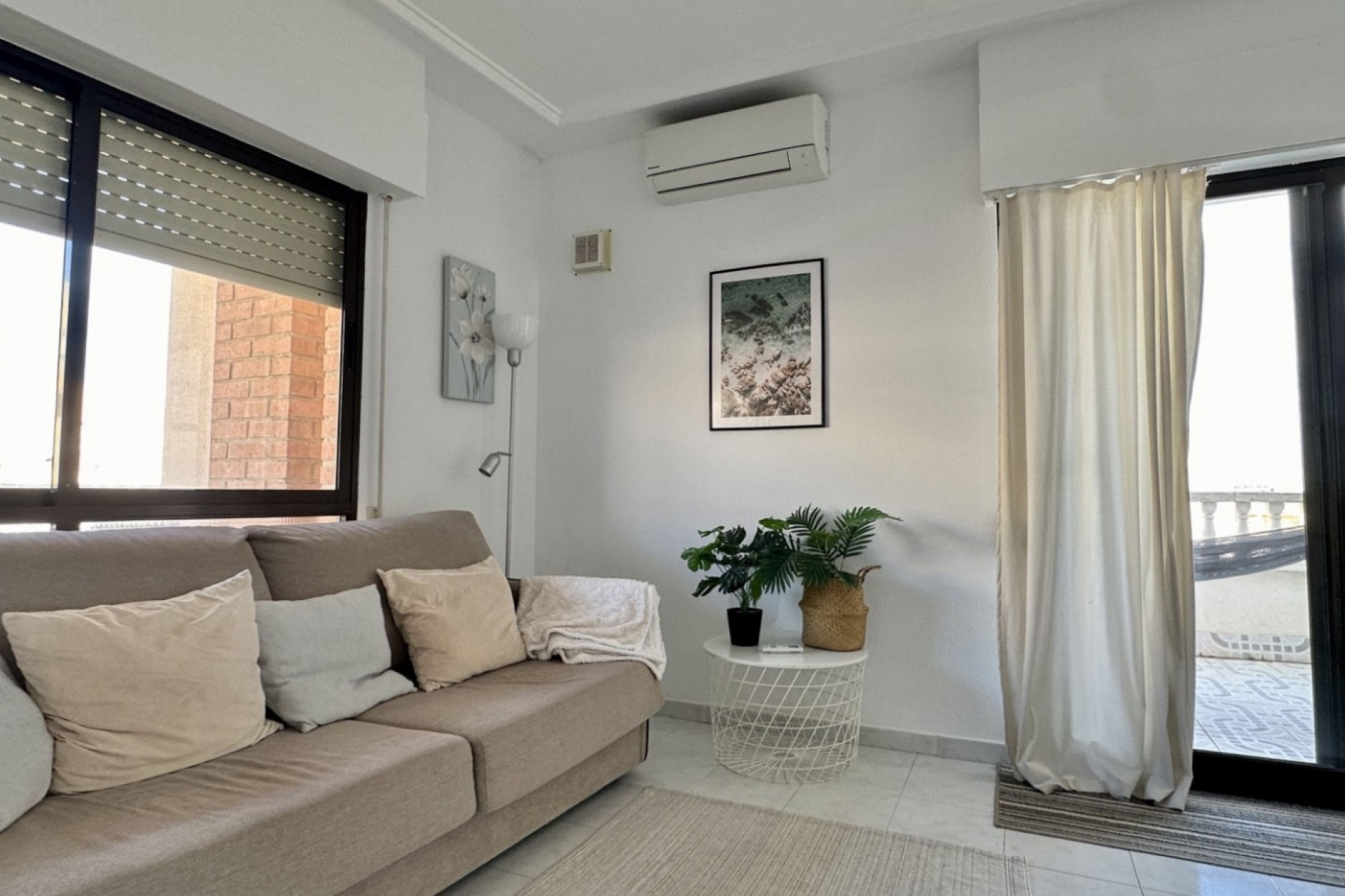 Resale - Apartment / Flat - Torrevieja