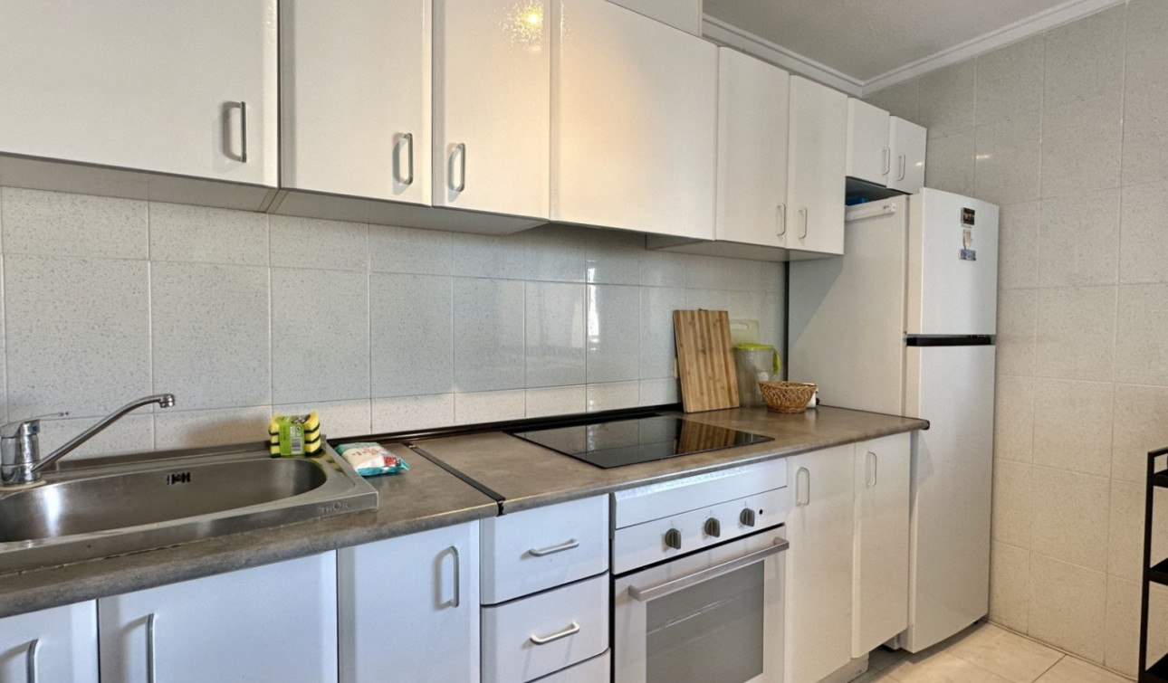 Resale - Apartment / Flat - Torrevieja