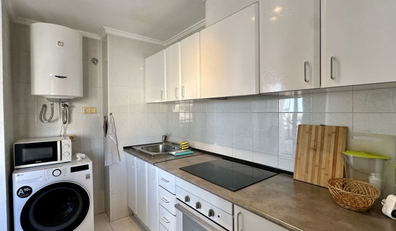 Resale - Apartment / Flat - Torrevieja