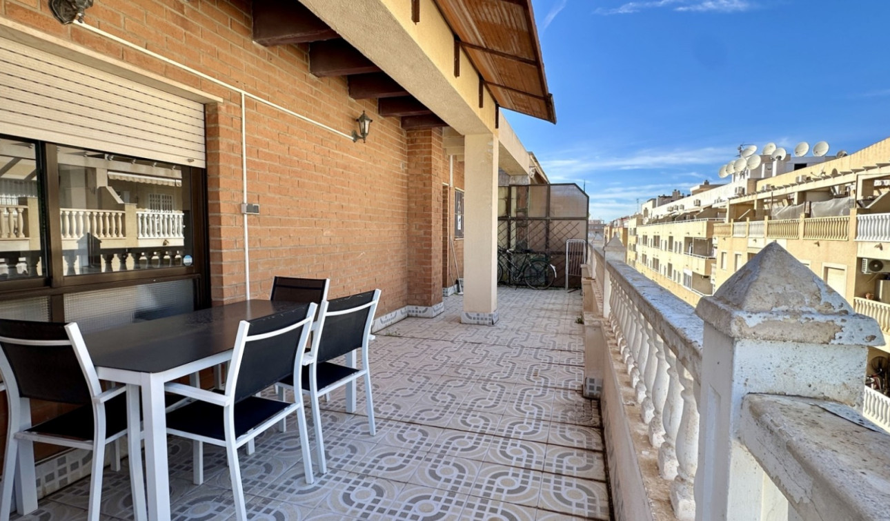 Resale - Apartment / Flat - Torrevieja