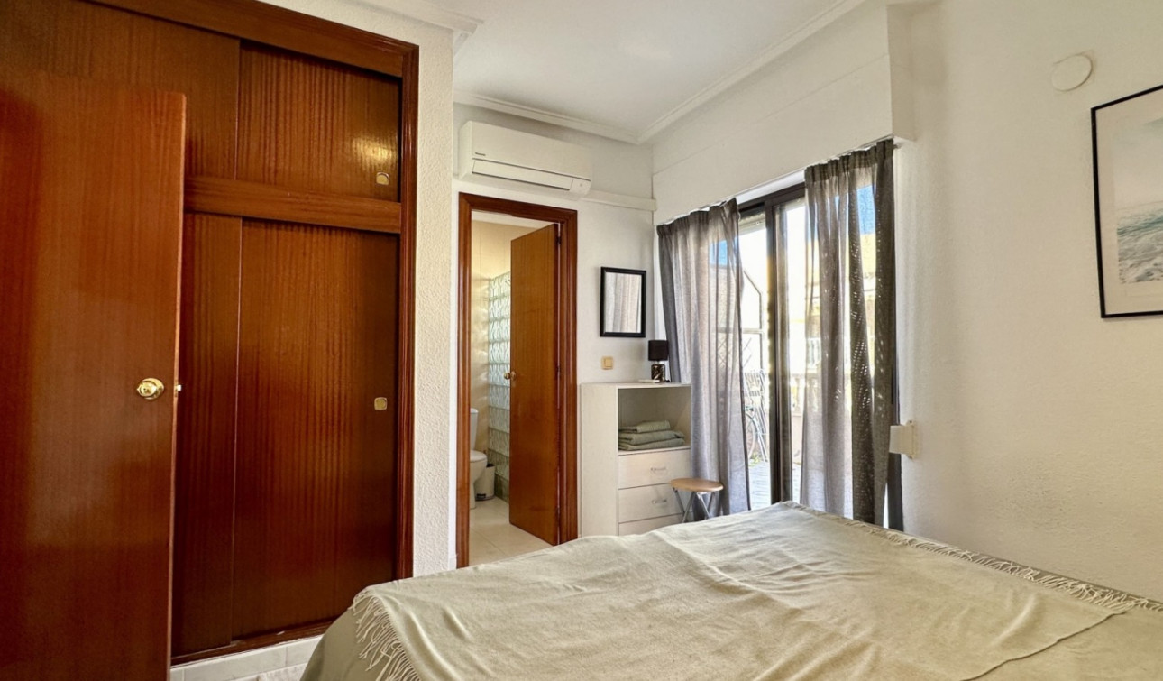 Resale - Apartment / Flat - Torrevieja