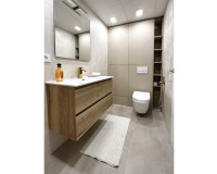 Resale - Apartment / Flat - Torrevieja