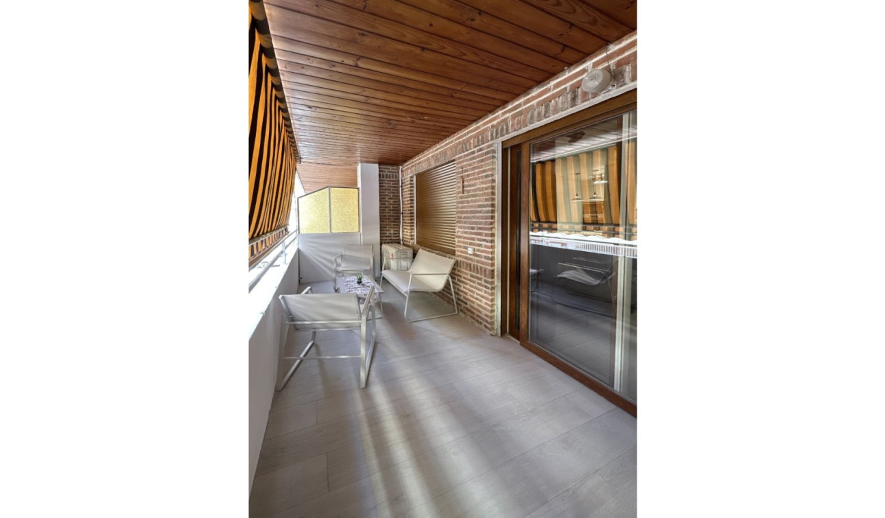 Resale - Apartment / Flat - Torrevieja