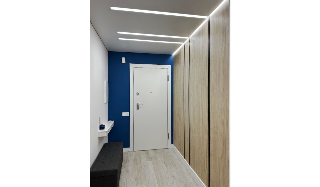 Resale - Apartment / Flat - Torrevieja