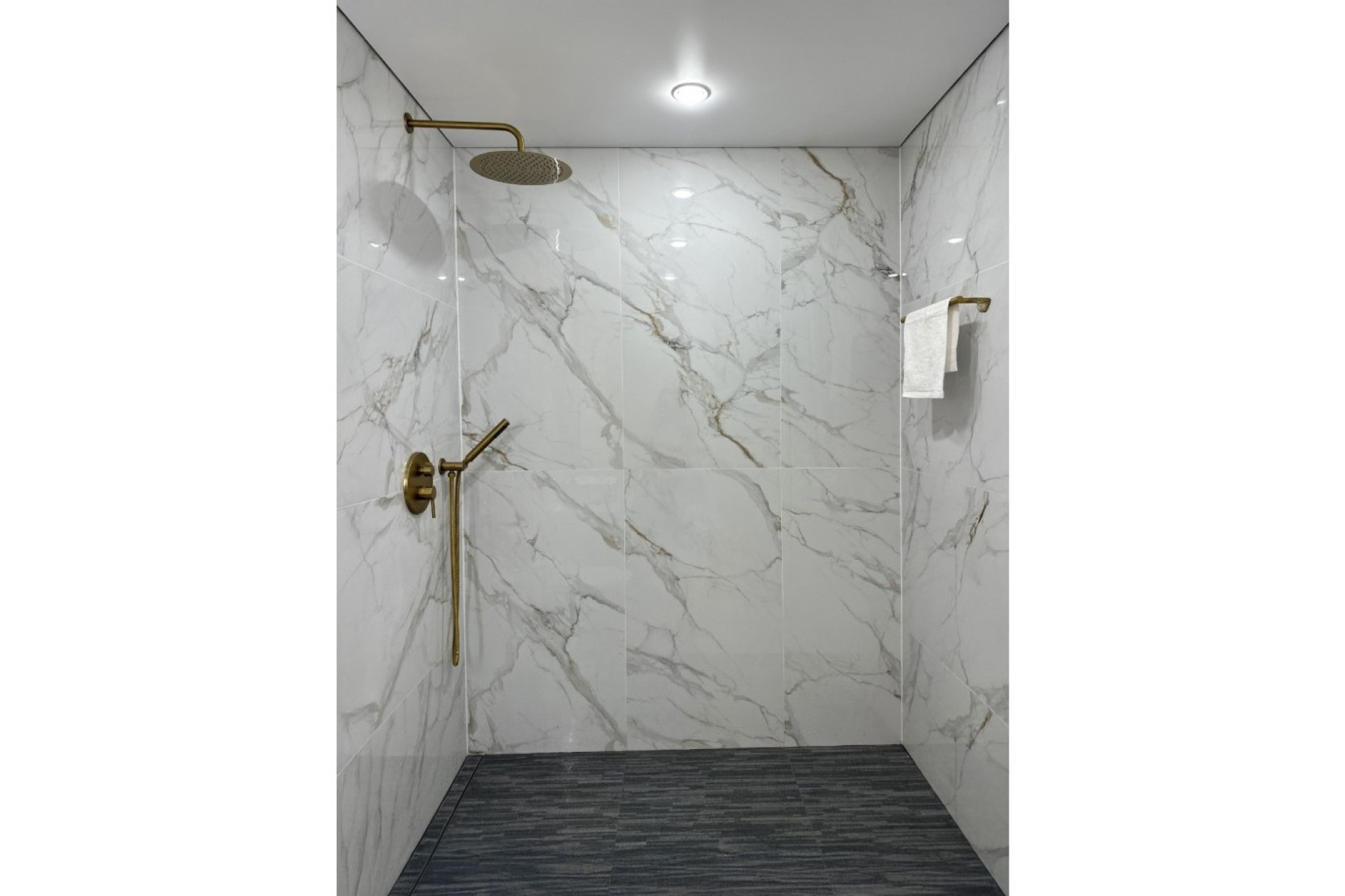 Resale - Apartment / Flat - Torrevieja