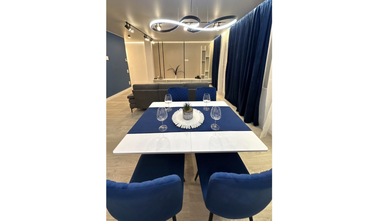 Resale - Apartment / Flat - Torrevieja