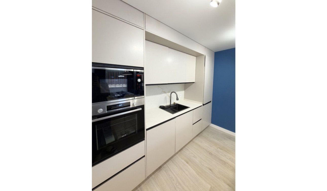 Resale - Apartment / Flat - Torrevieja