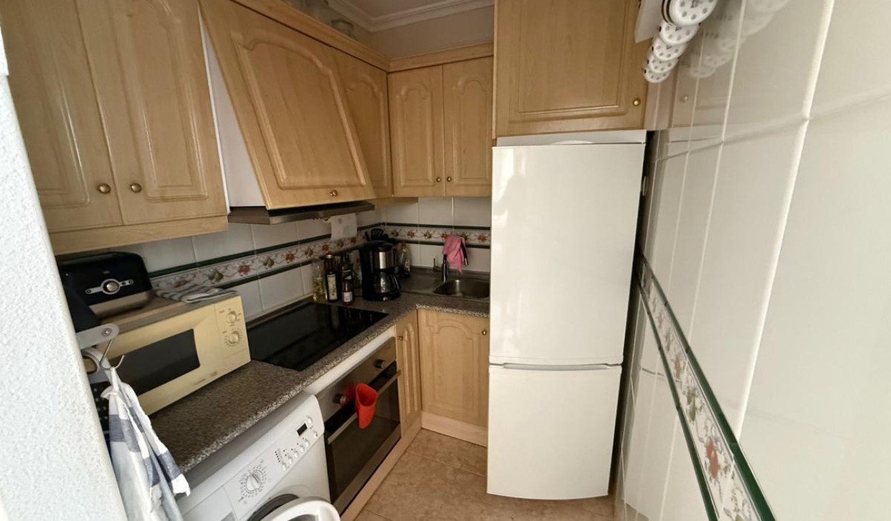 Resale - Apartment / Flat - Torrevieja