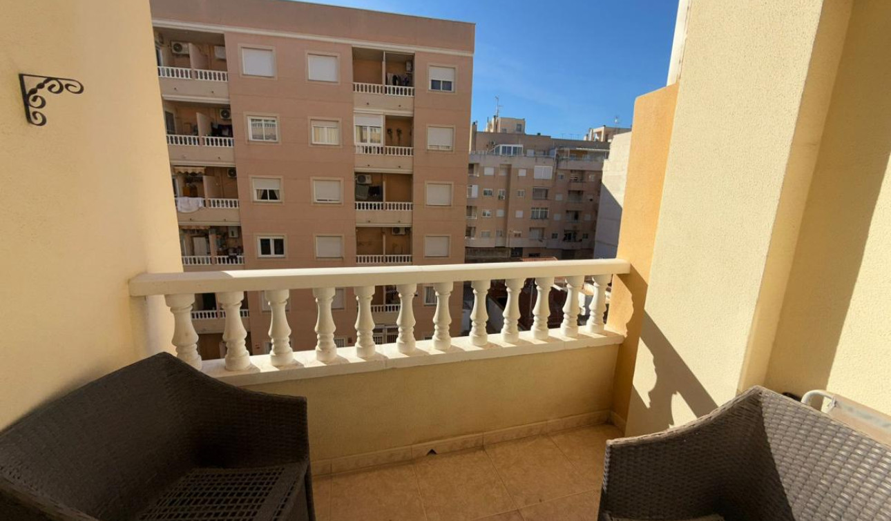 Resale - Apartment / Flat - Torrevieja