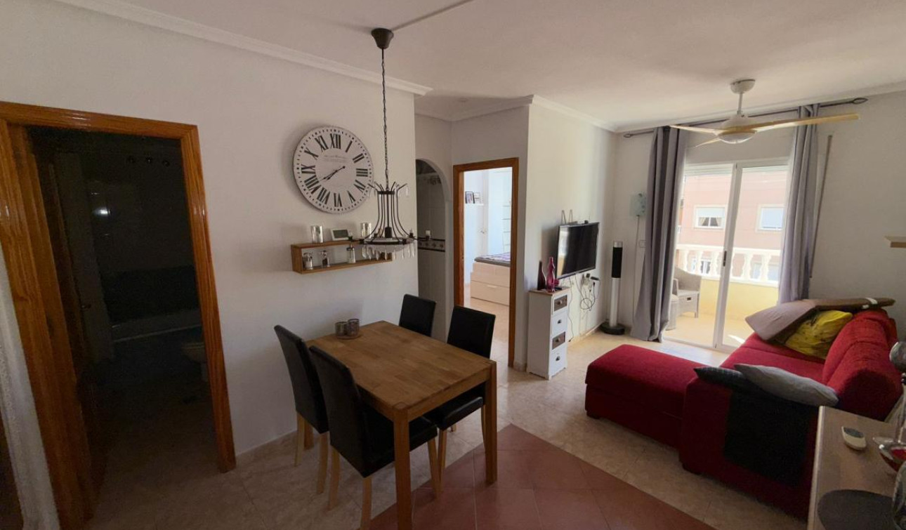 Resale - Apartment / Flat - Torrevieja