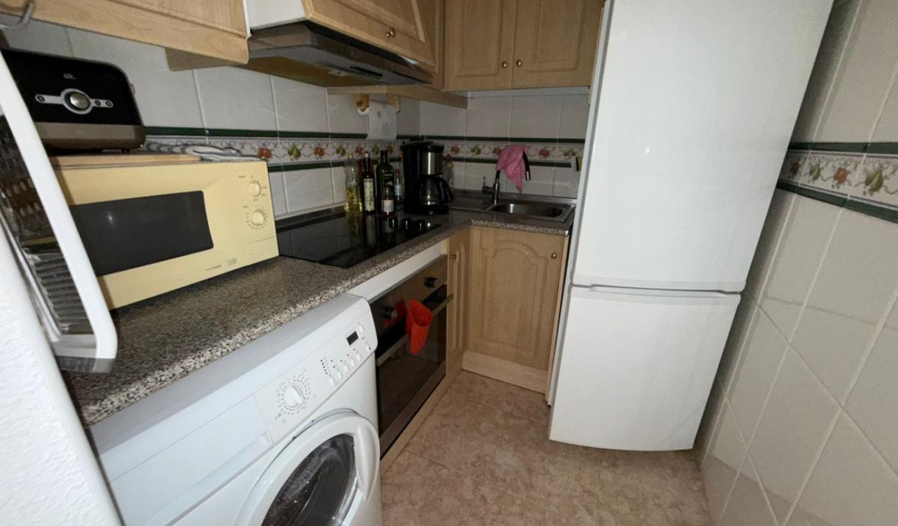 Resale - Apartment / Flat - Torrevieja