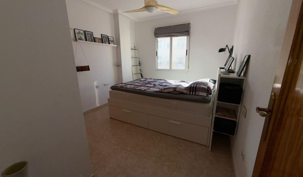 Resale - Apartment / Flat - Torrevieja