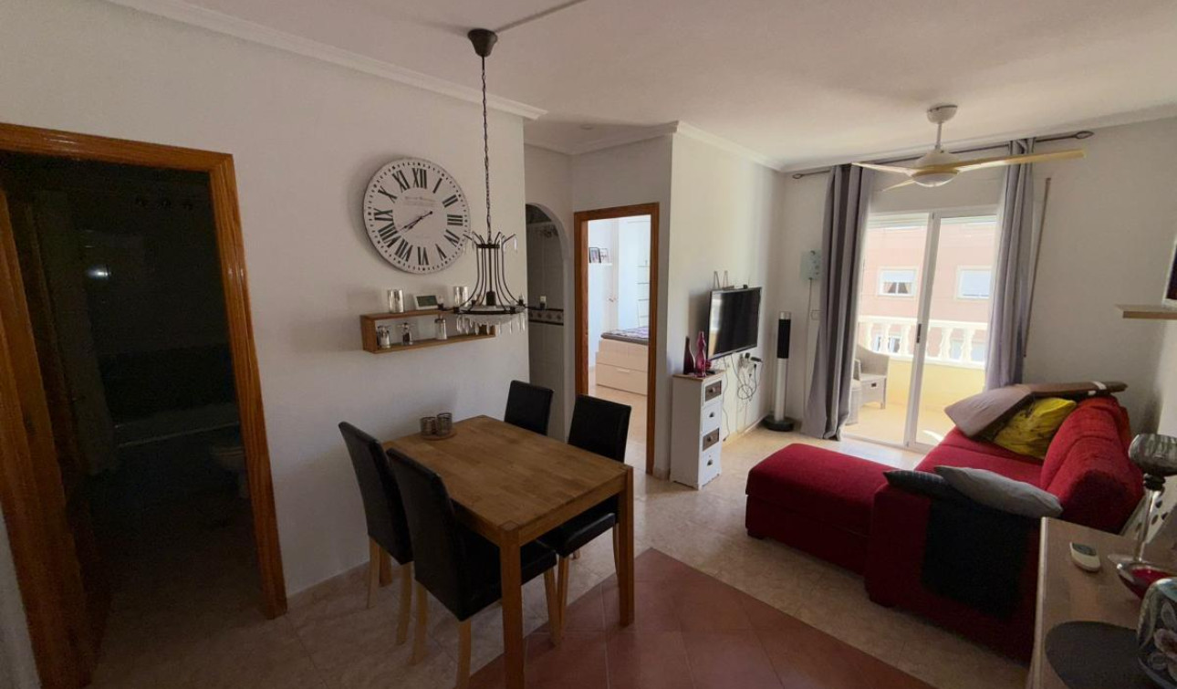 Resale - Apartment / Flat - Torrevieja