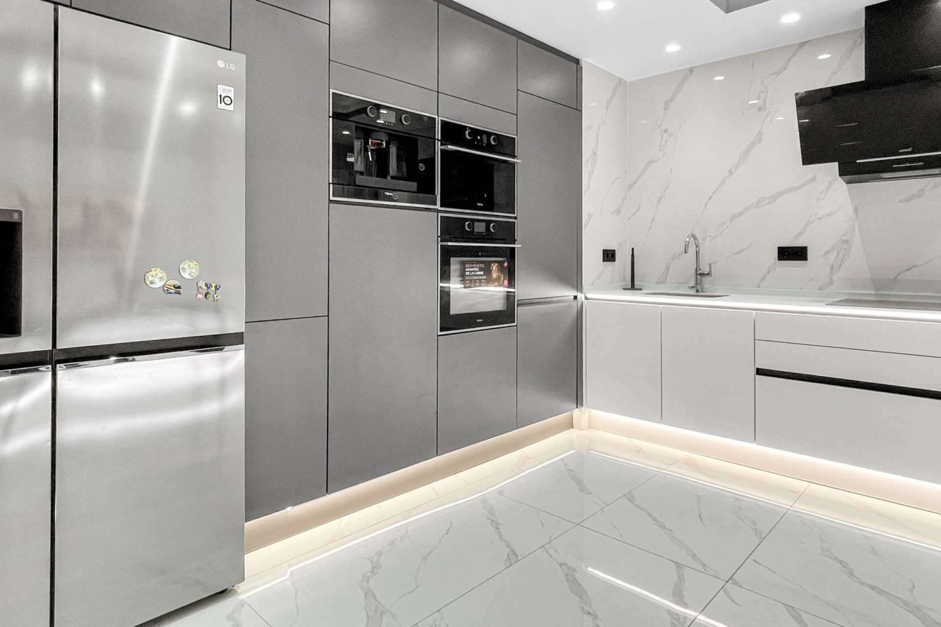 Resale - Apartment / Flat - Torrevieja