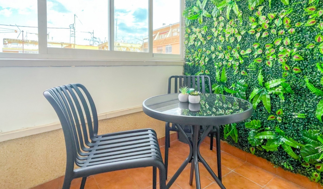 Resale - Apartment / Flat - Torrevieja