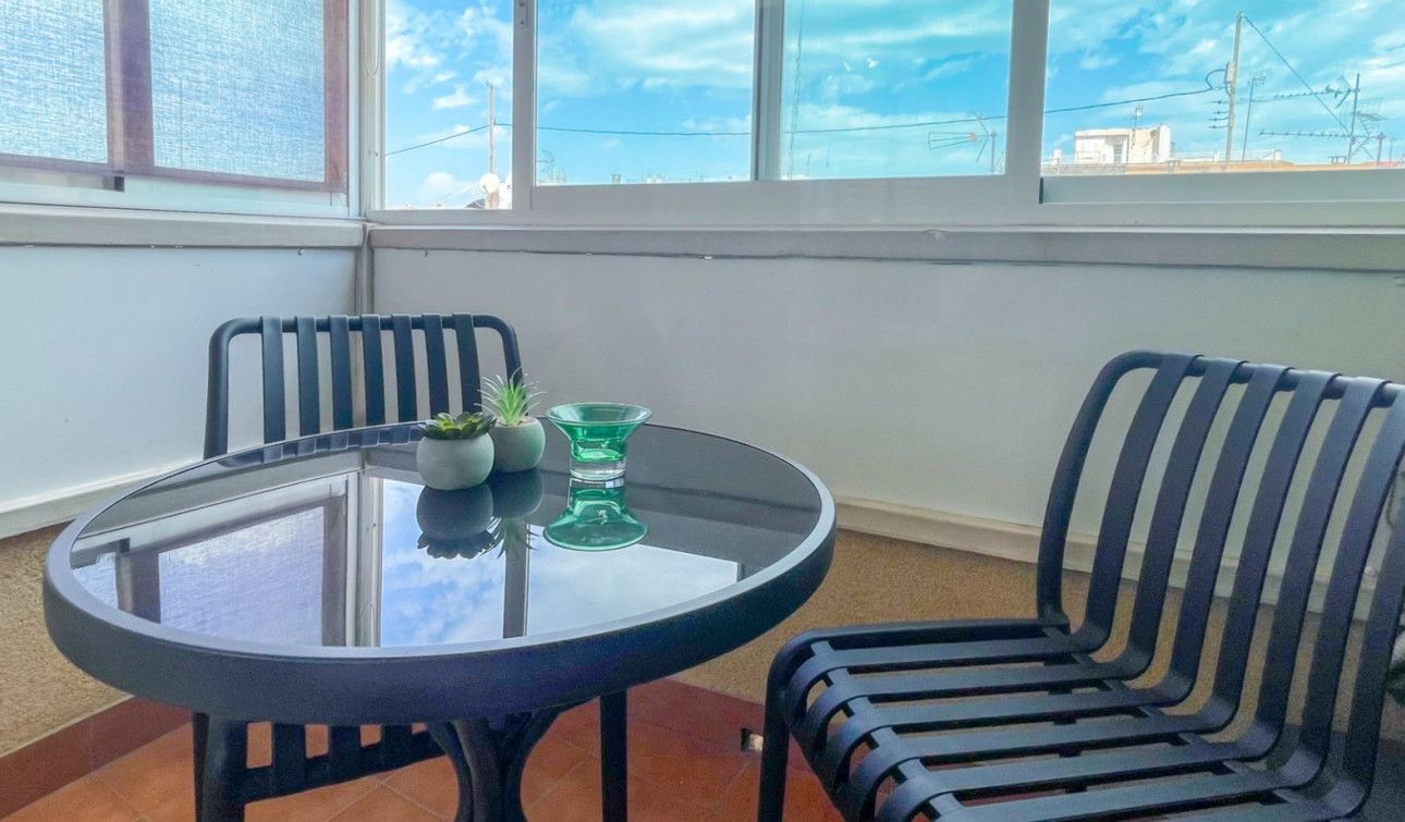 Resale - Apartment / Flat - Torrevieja