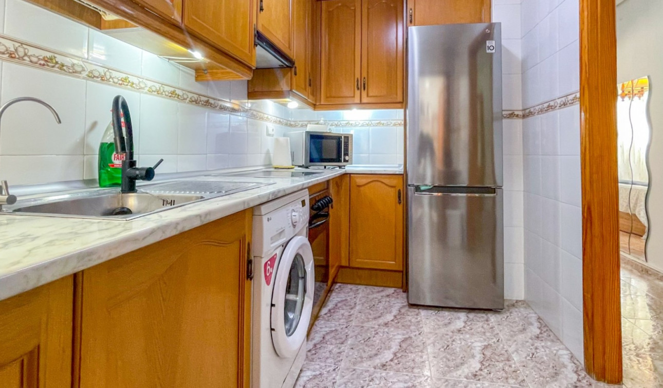 Resale - Apartment / Flat - Torrevieja