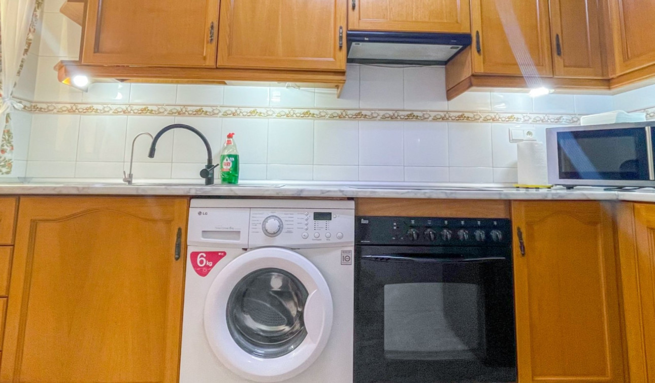 Resale - Apartment / Flat - Torrevieja