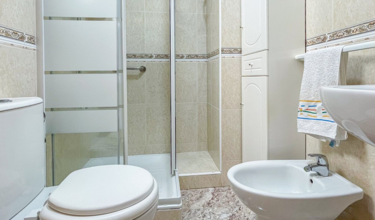 Resale - Apartment / Flat - Torrevieja