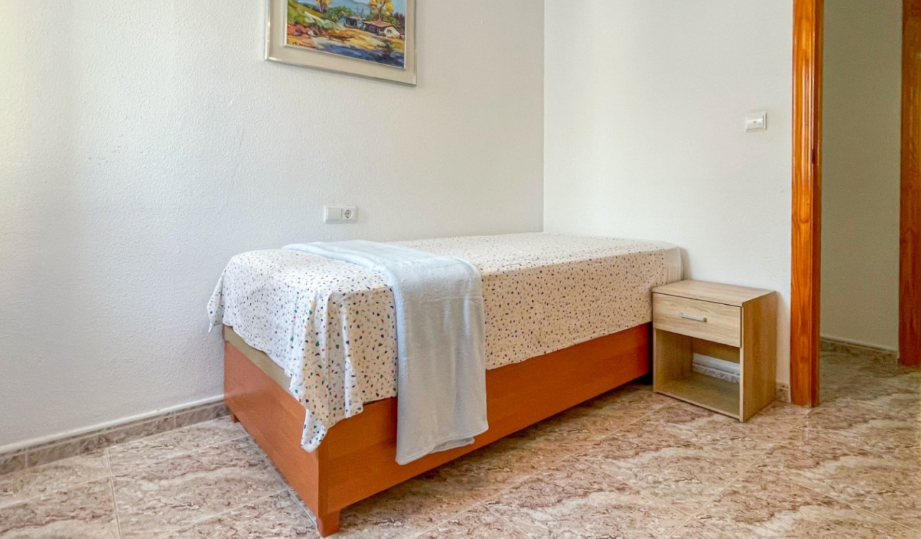 Resale - Apartment / Flat - Torrevieja