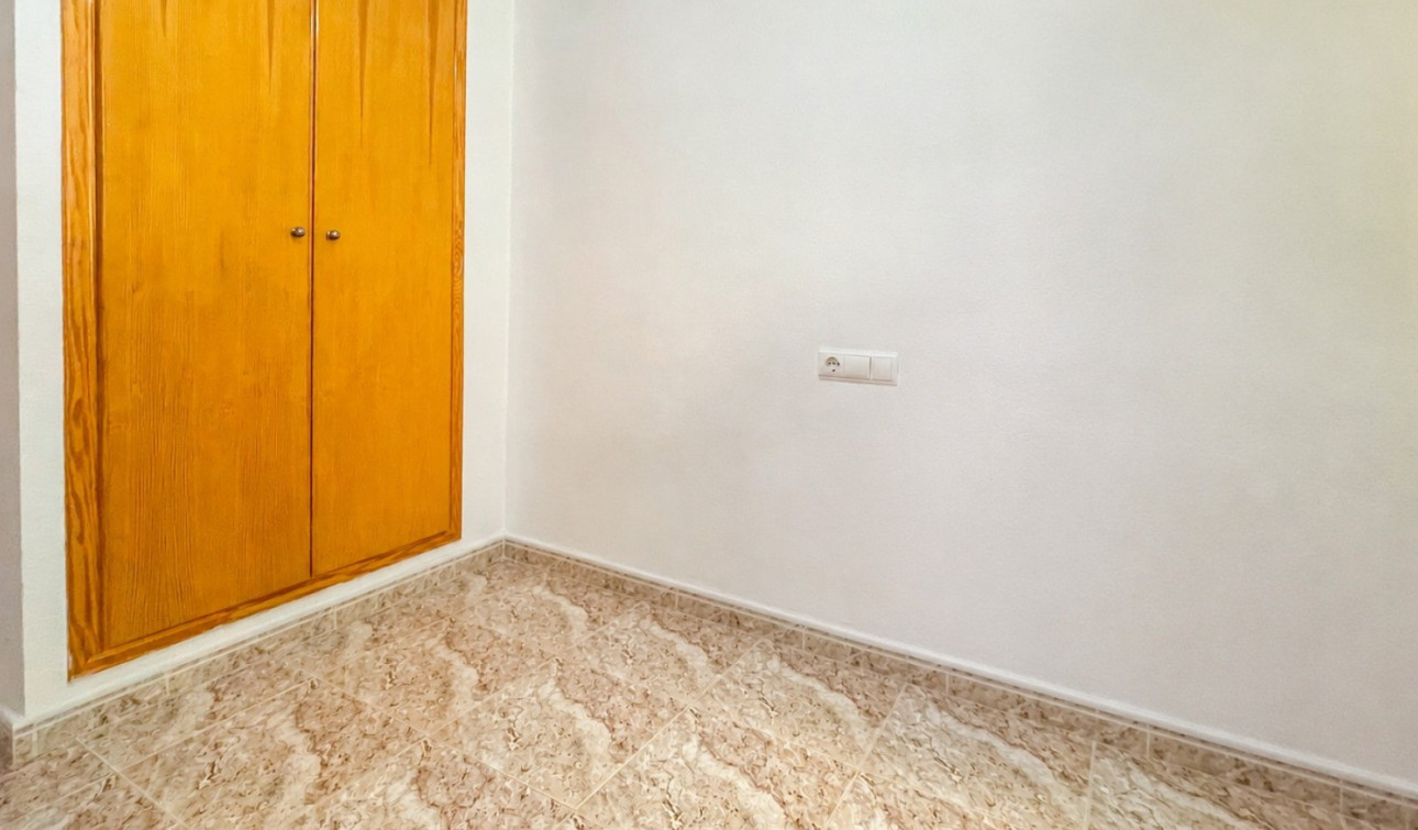 Resale - Apartment / Flat - Torrevieja