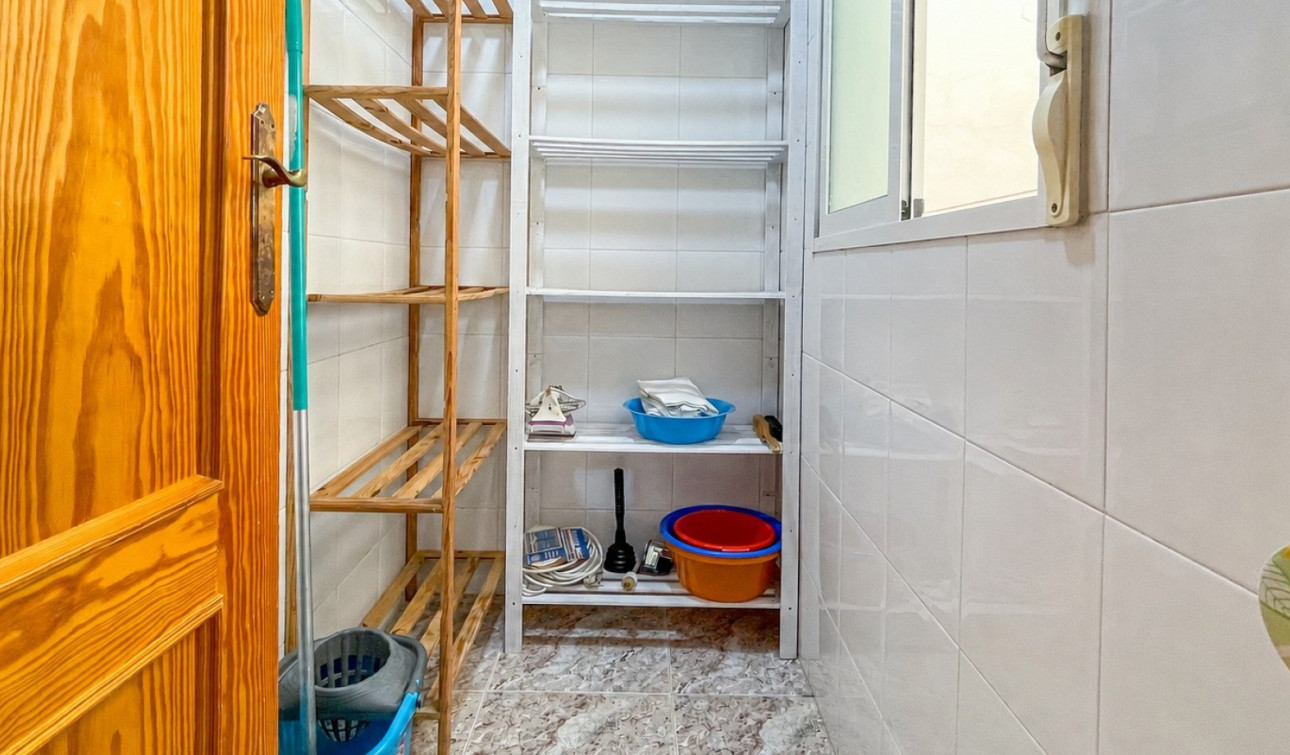 Resale - Apartment / Flat - Torrevieja