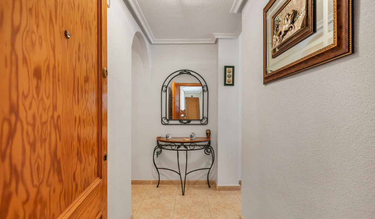 Resale - Apartment / Flat - Torrevieja