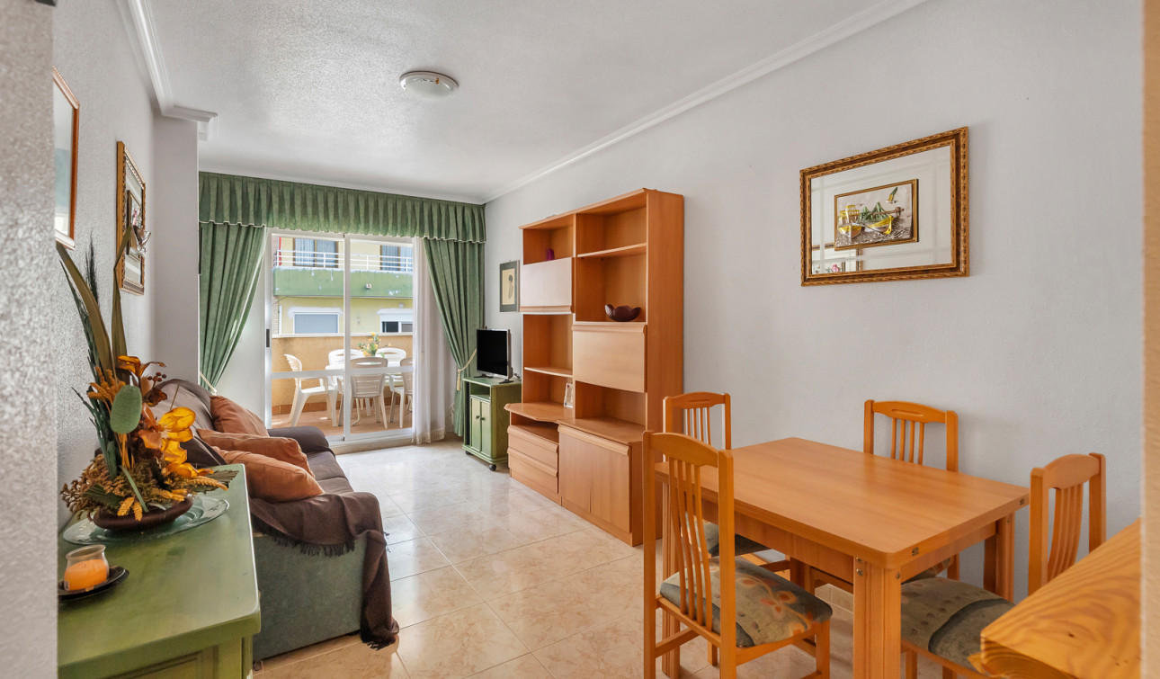 Resale - Apartment / Flat - Torrevieja