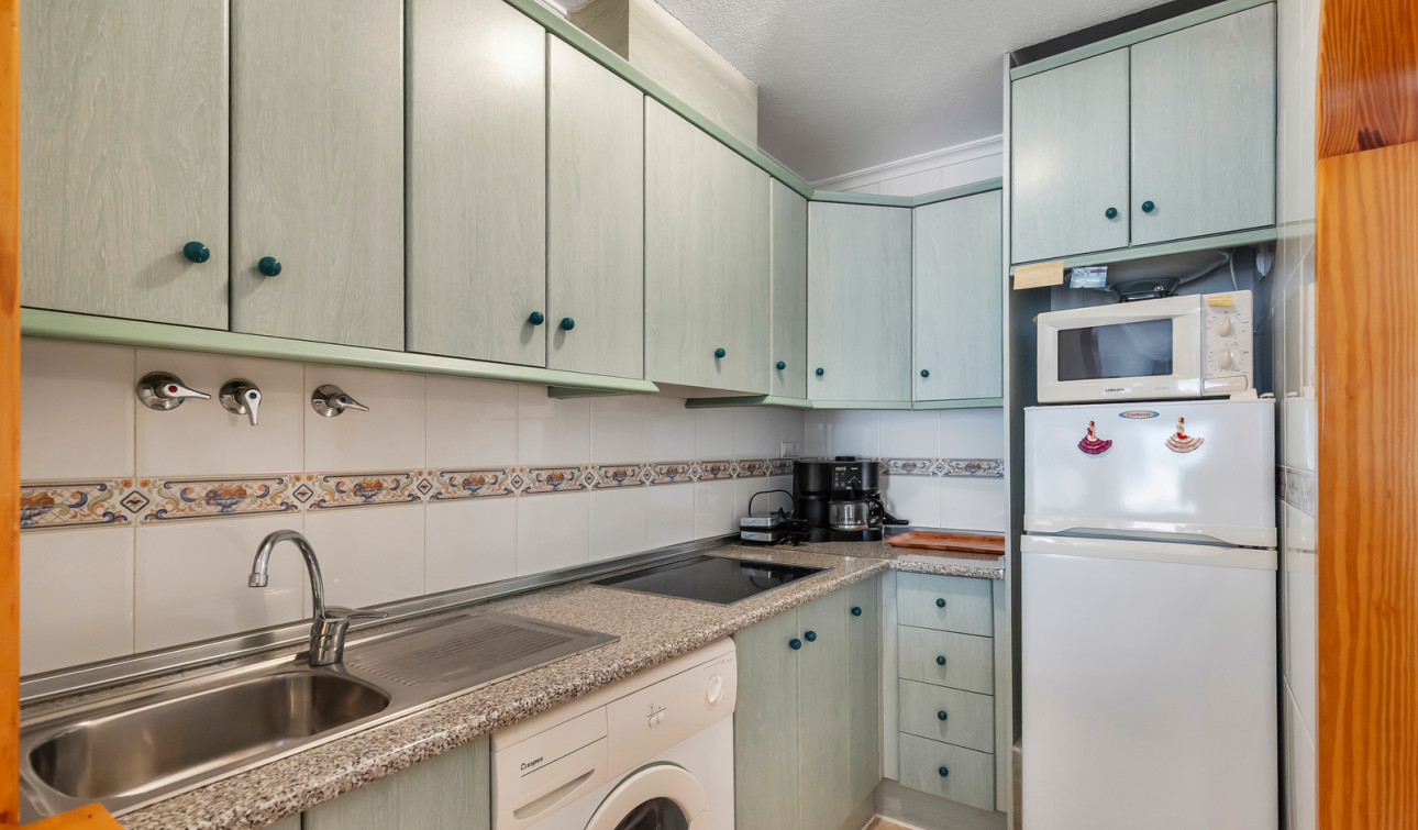 Resale - Apartment / Flat - Torrevieja