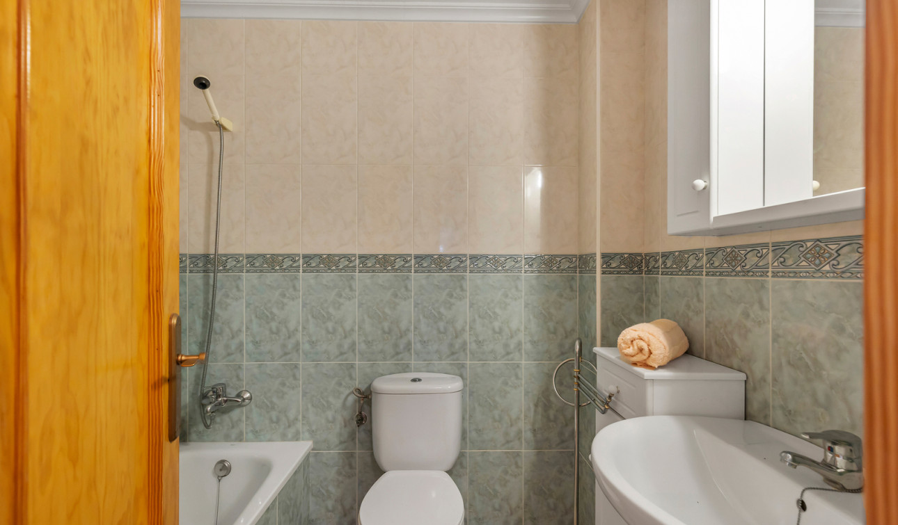 Resale - Apartment / Flat - Torrevieja