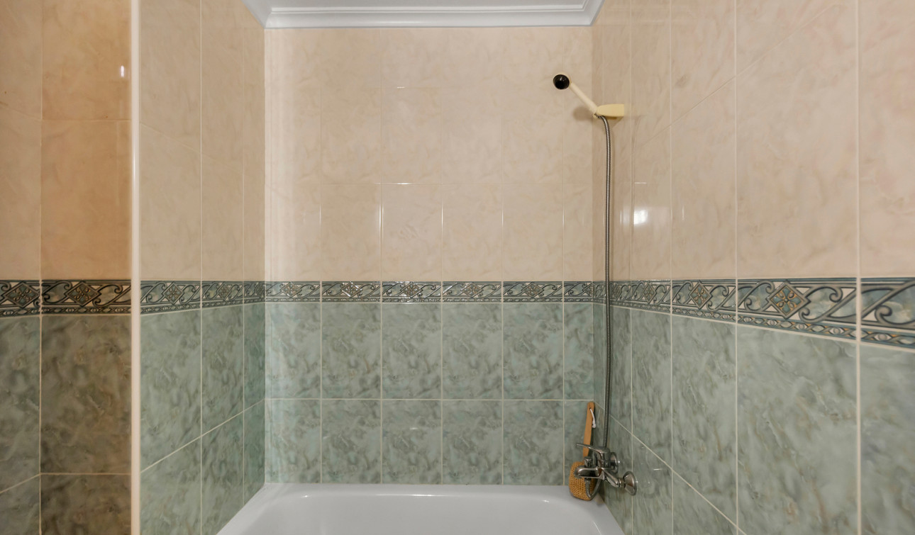 Resale - Apartment / Flat - Torrevieja