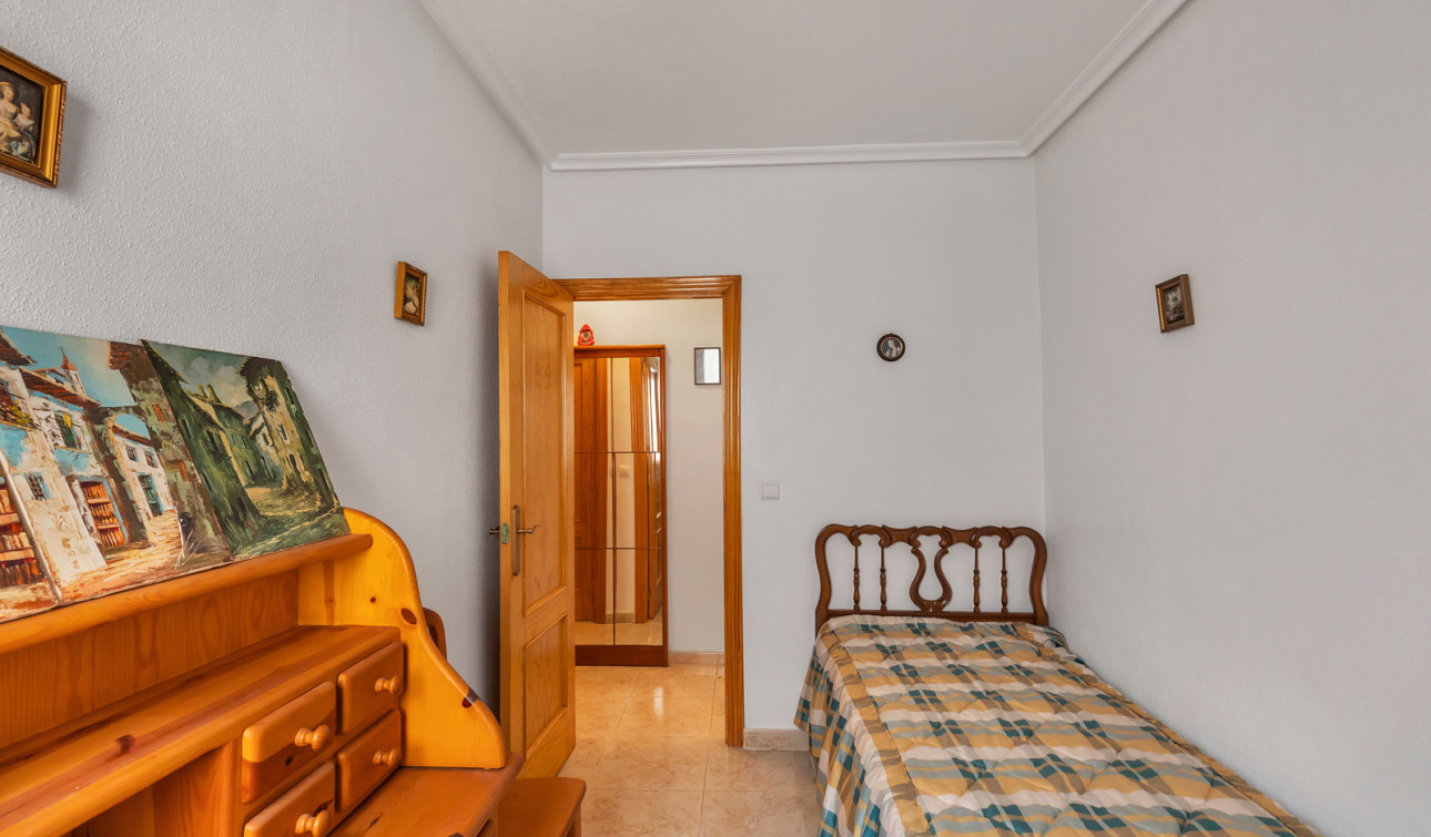 Resale - Apartment / Flat - Torrevieja