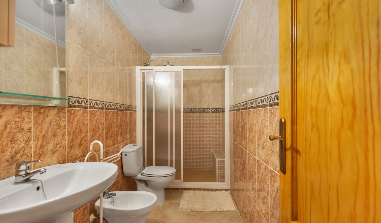 Resale - Apartment / Flat - Torrevieja