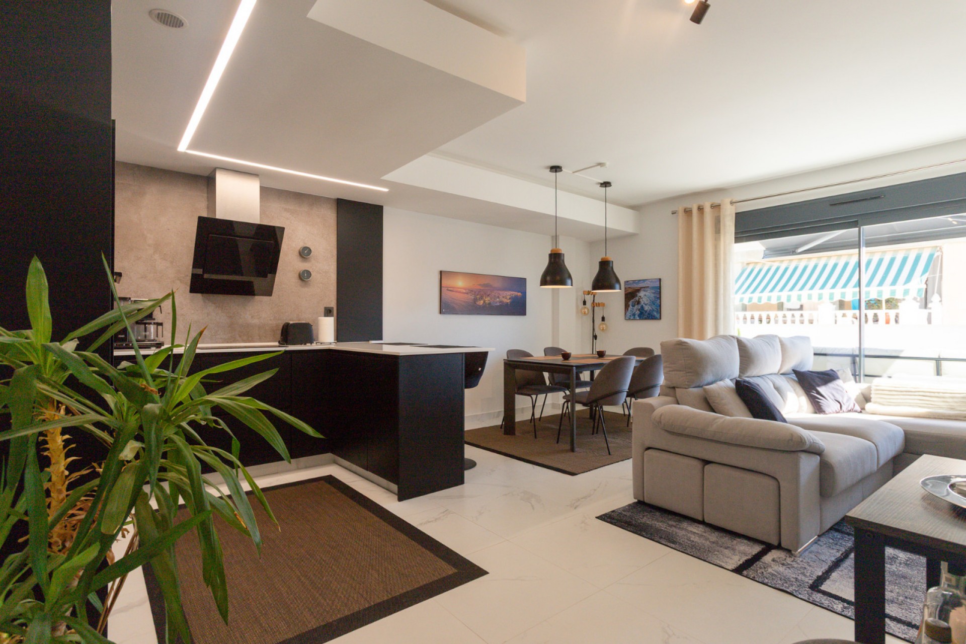 Resale - Apartment / Flat - Torrevieja