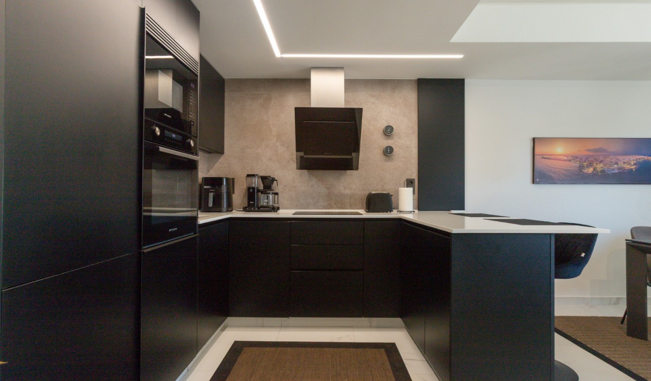 Resale - Apartment / Flat - Torrevieja