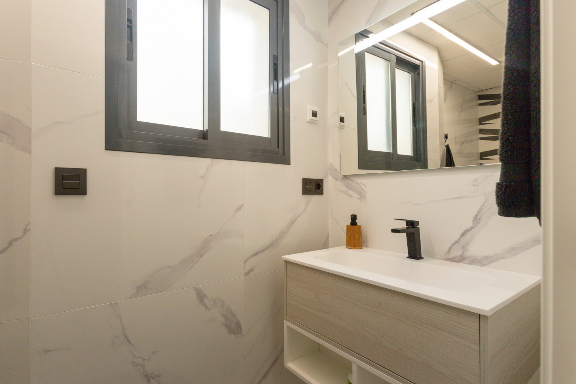 Resale - Apartment / Flat - Torrevieja