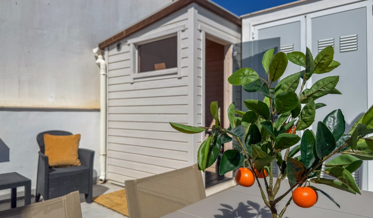 Resale - Apartment / Flat - Torrevieja