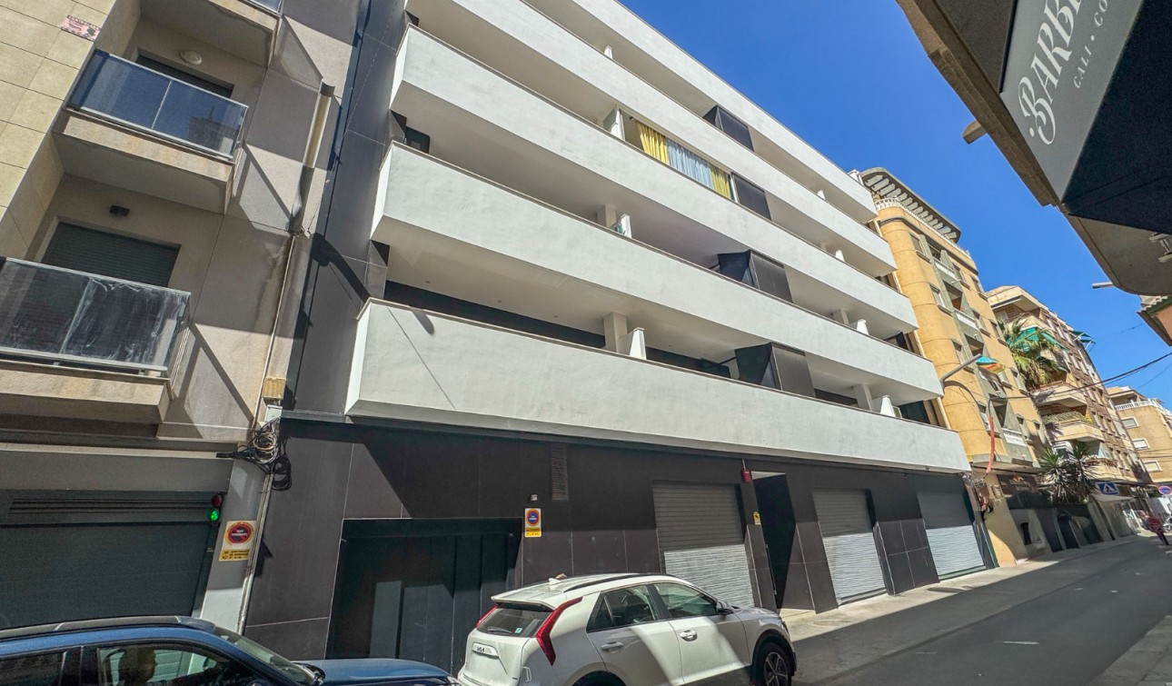 Resale - Apartment / Flat - Torrevieja