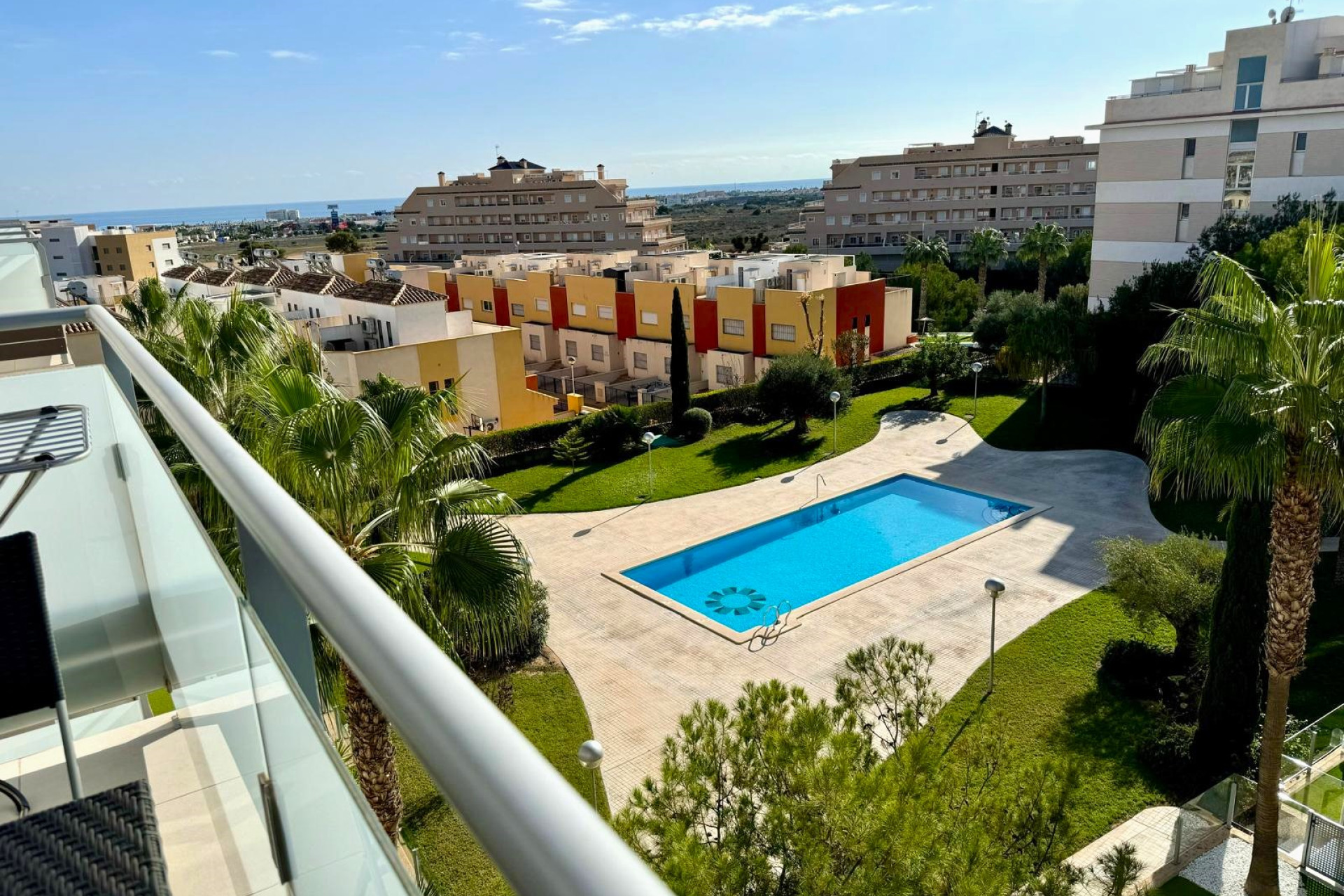 Resale - Apartment / Flat - Villamartín - Avenida Las Brisas