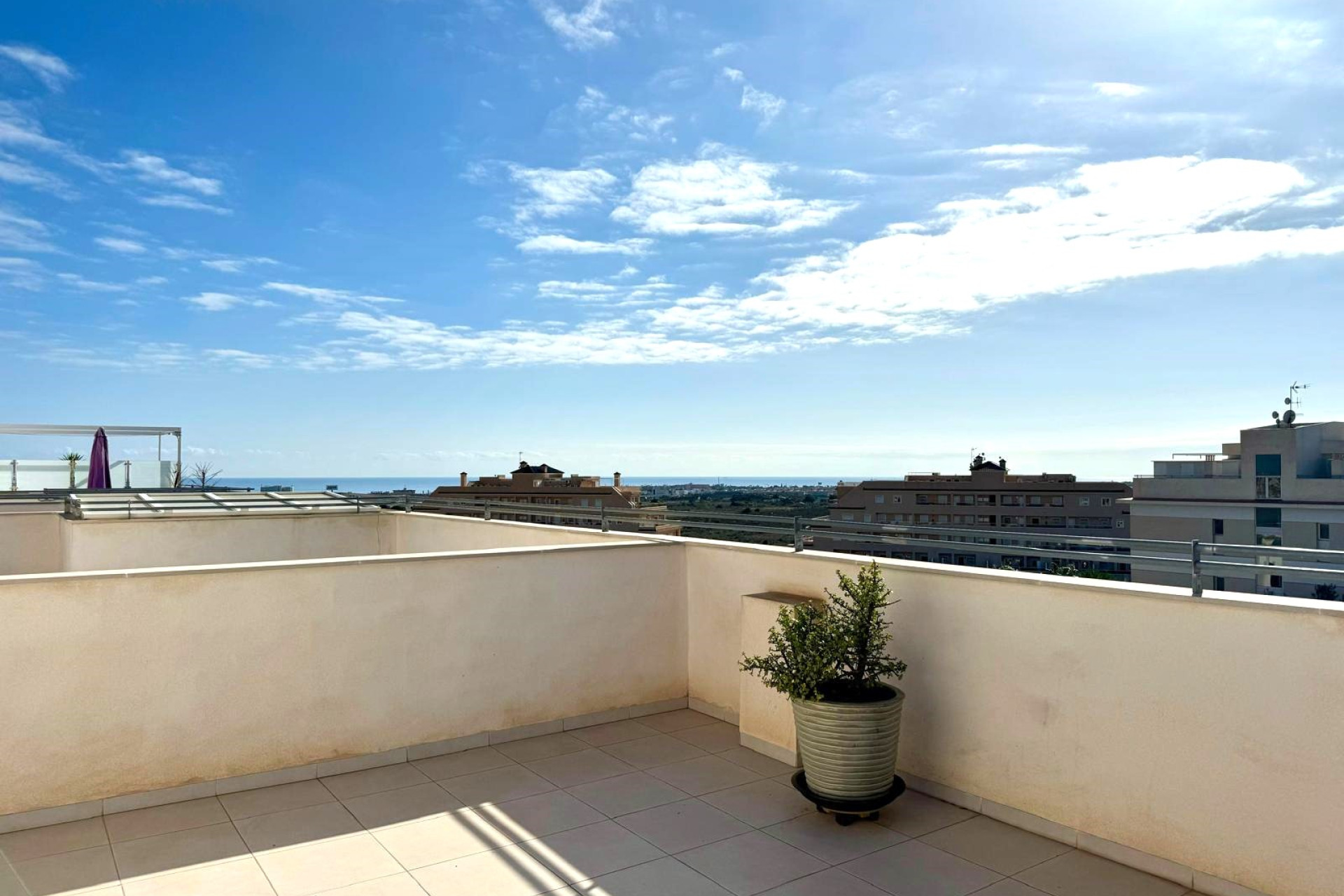 Resale - Apartment / Flat - Villamartín - Avenida Las Brisas