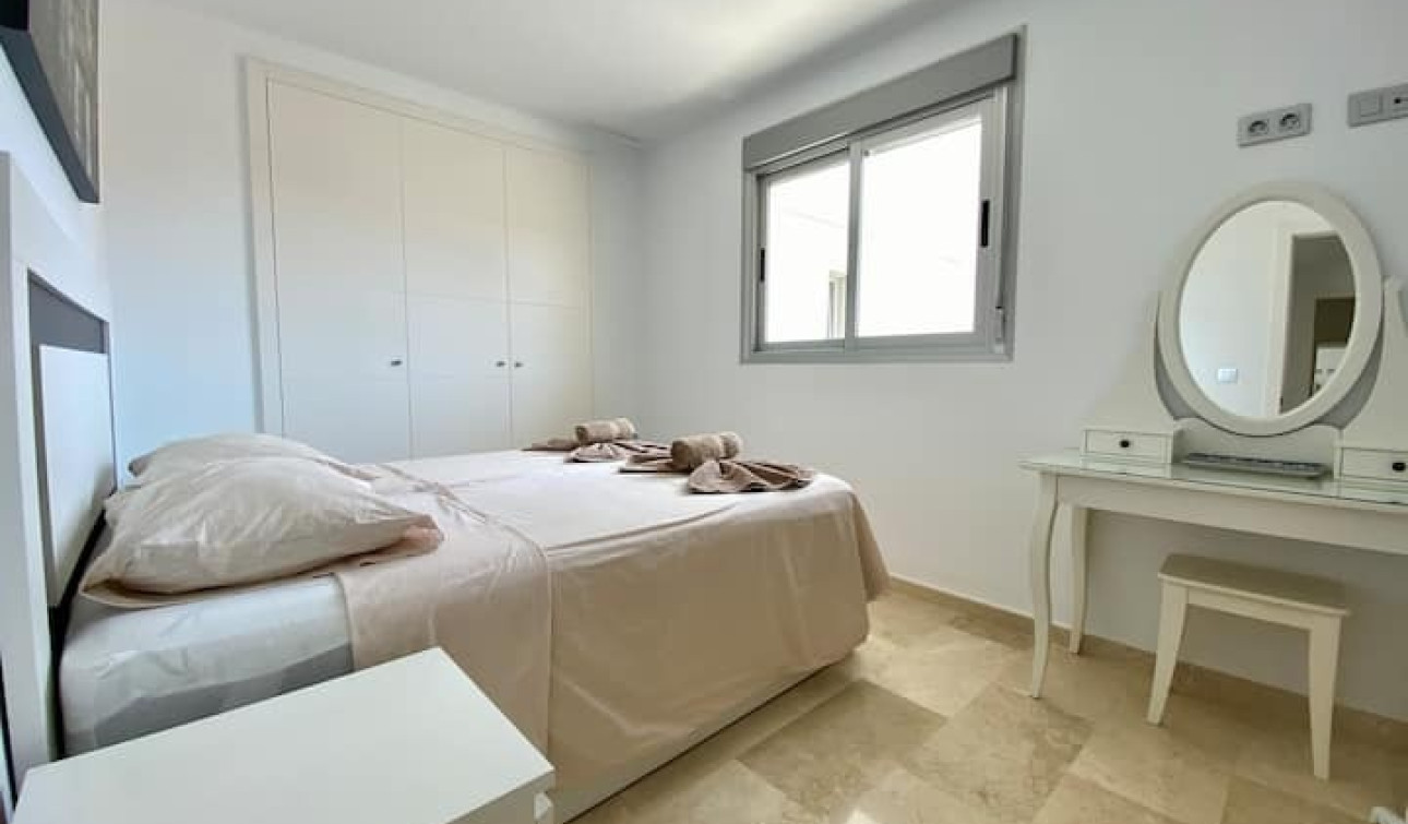 Resale - Apartment / Flat - Villamartín - Costa Blanca