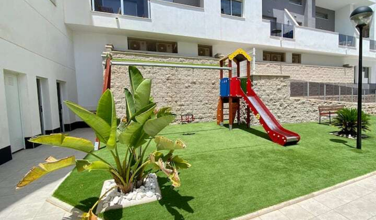 Resale - Apartment / Flat - Villamartín - Costa Blanca