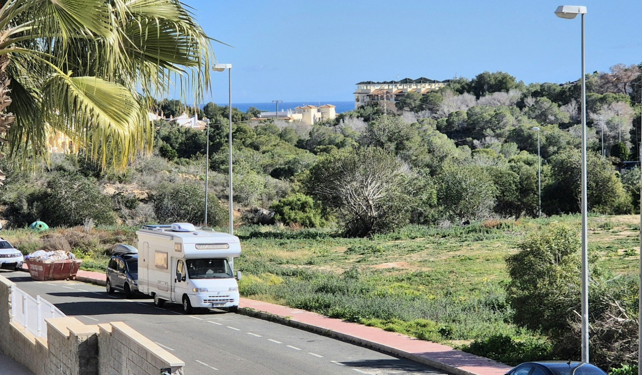 Resale - Apartment / Flat - Villamartín - Costa Blanca