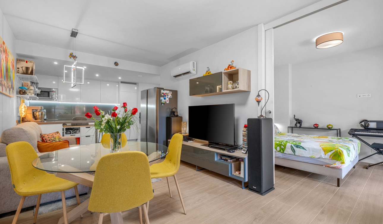 Resale - Apartment / Flat - Villamartín - Lomas del Golf