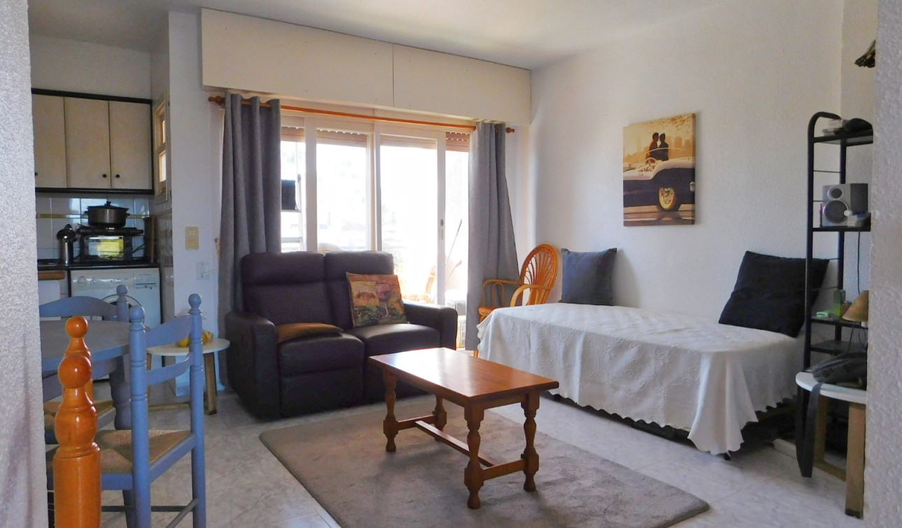 Resale - Apartment / Flat - Villamartín