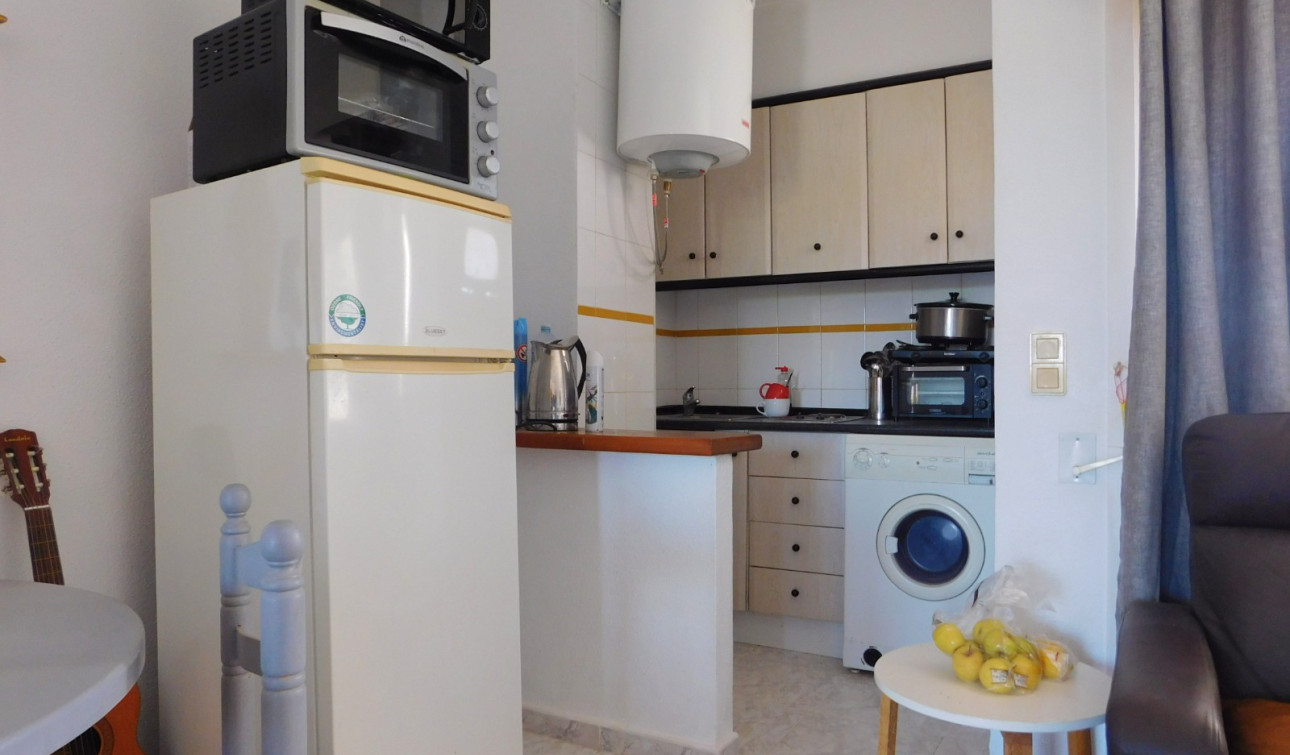 Resale - Apartment / Flat - Villamartín
