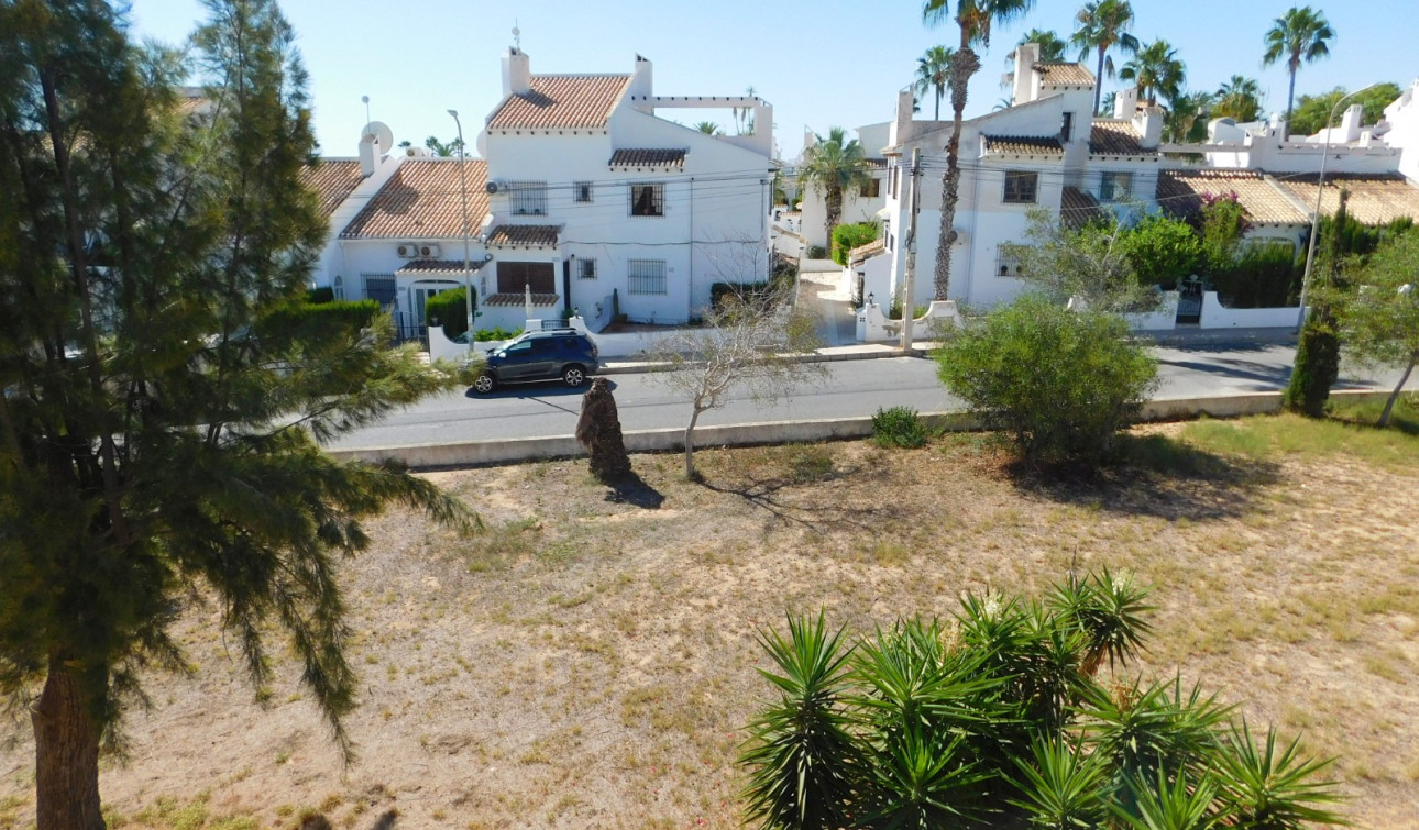 Resale - Apartment / Flat - Villamartín