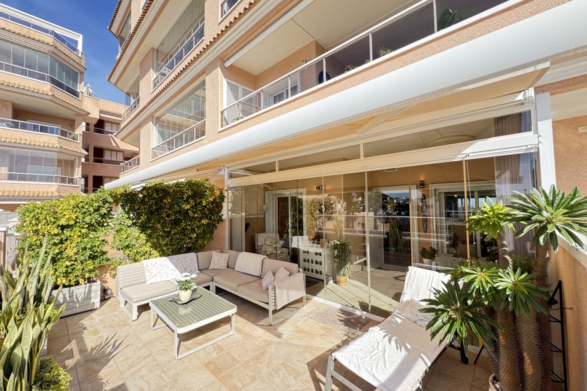 Resale - Apartment / Flat - Villamartín